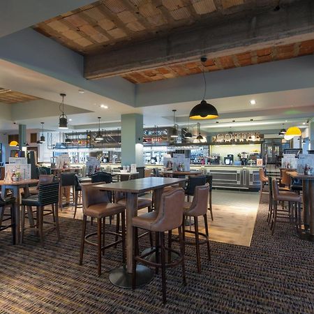 The Saxon Crown Wetherspoon Corby Bagian luar foto