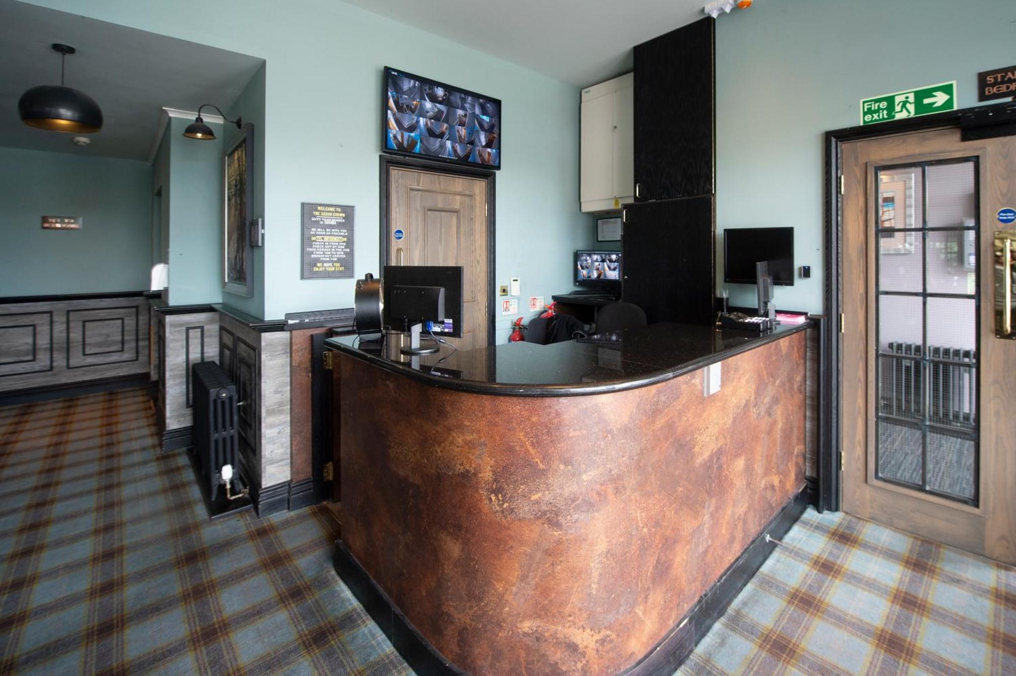 The Saxon Crown Wetherspoon Corby Bagian luar foto