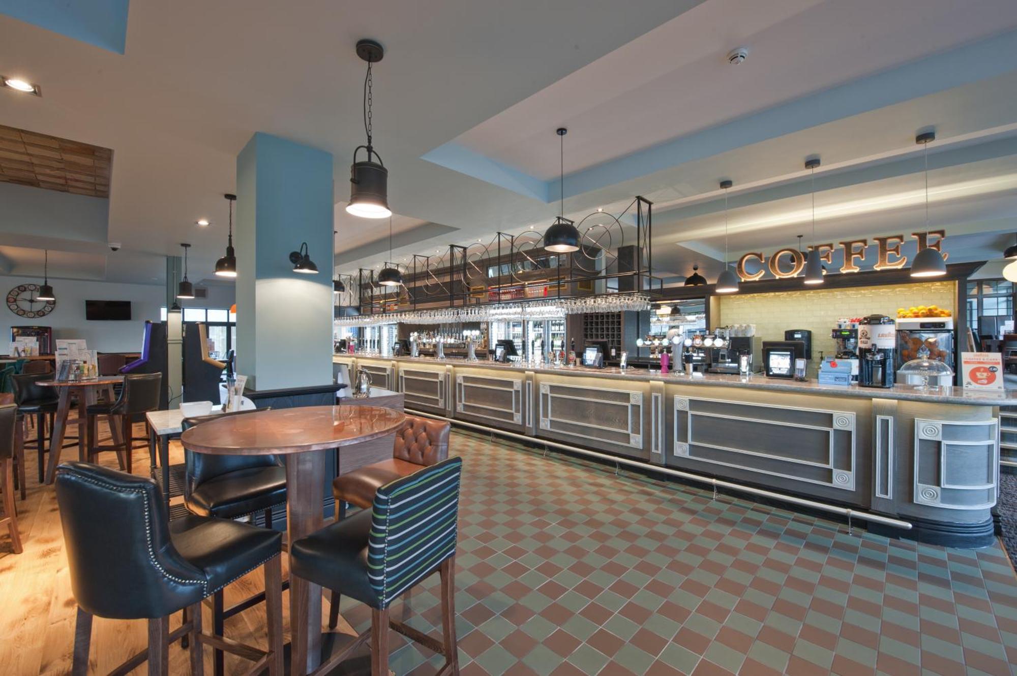 The Saxon Crown Wetherspoon Corby Bagian luar foto