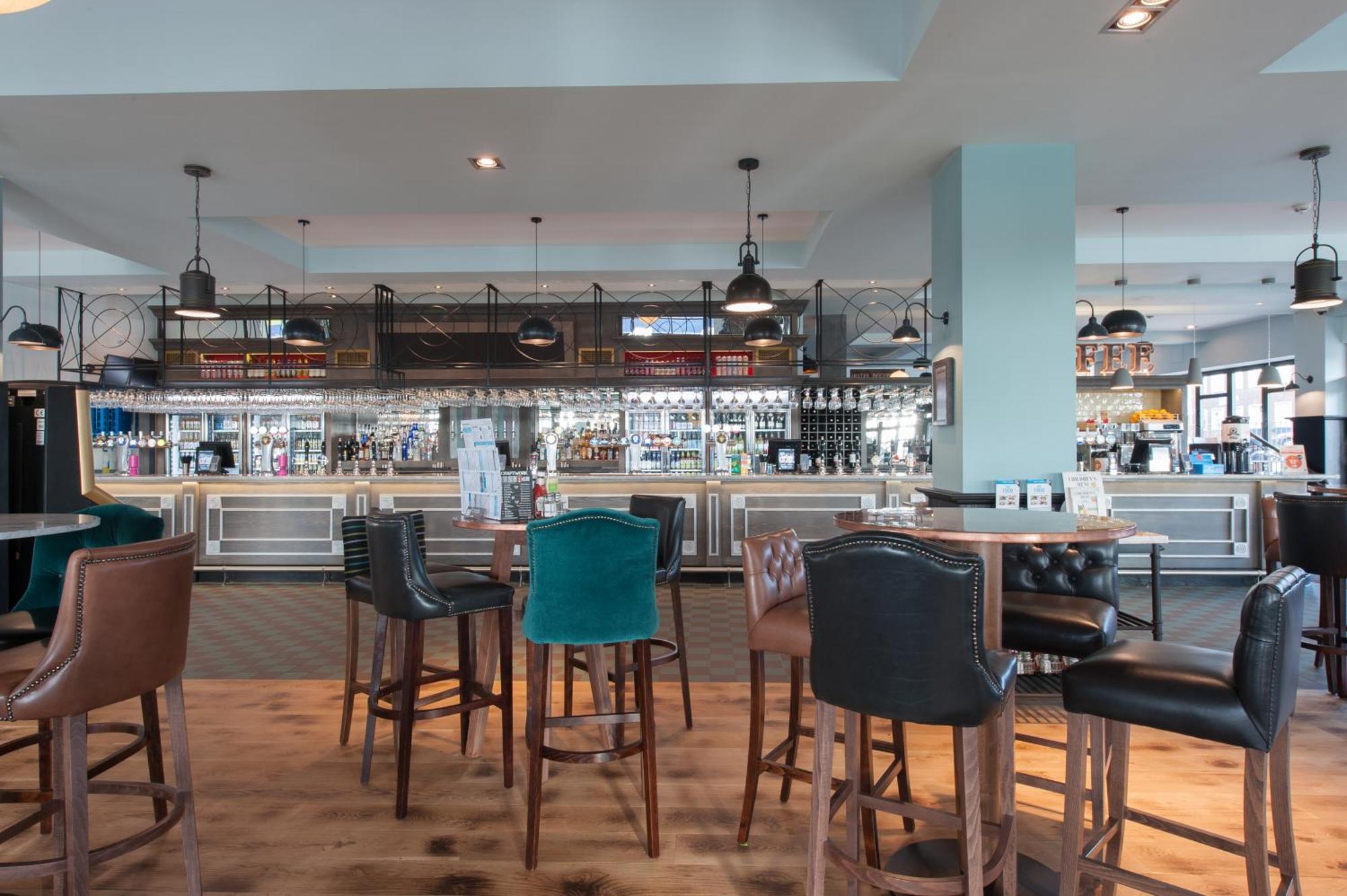 The Saxon Crown Wetherspoon Corby Bagian luar foto